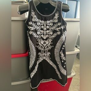 Elegant Black and White Embroidered Top p59